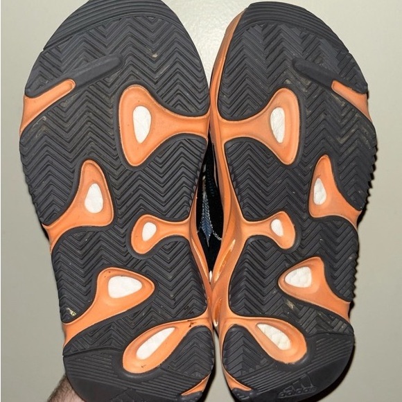 Adidas Yeezy Boost 700 'Wash Orange' - Picture 7 of 7